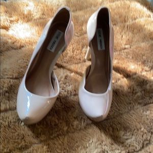 Gorgeous patent leather 4” stilettos